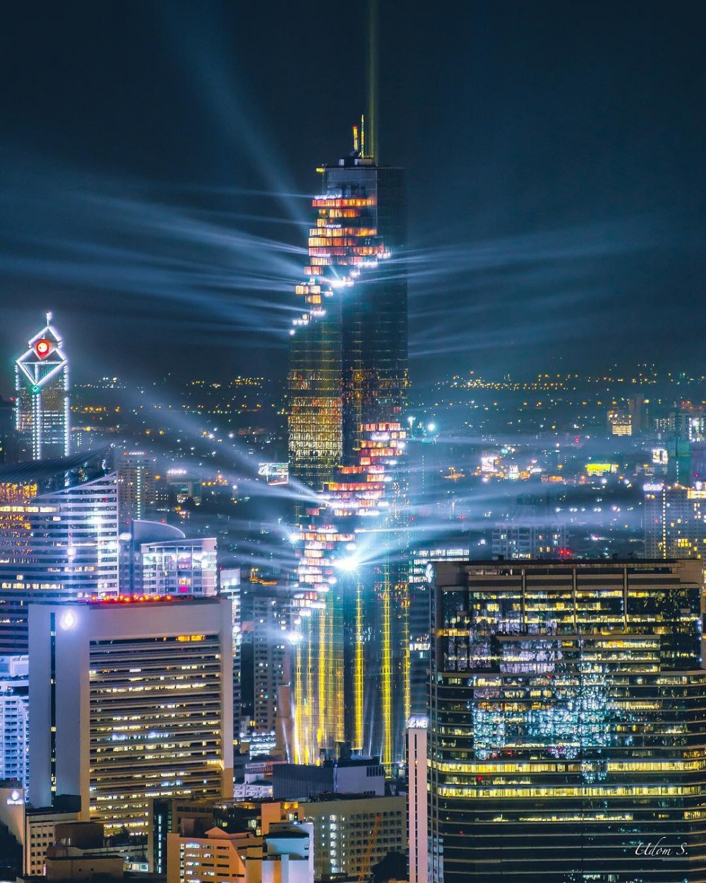 King Power Mahanakhon@FB